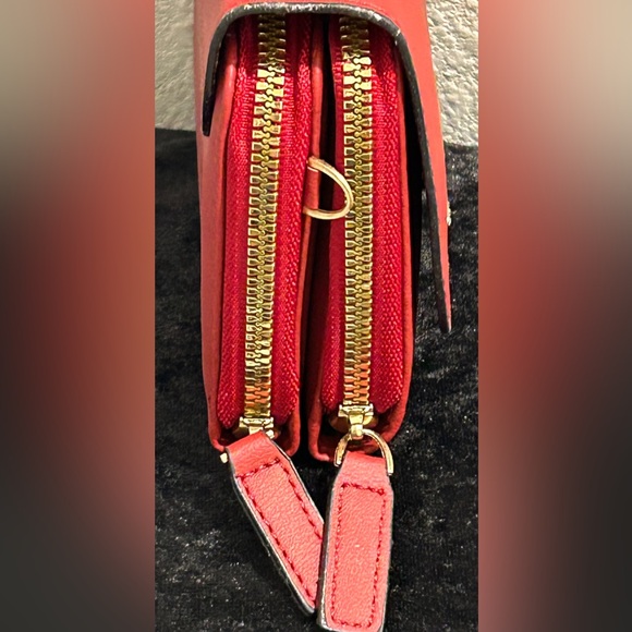 Forever Young Red Crossbody Purse – Brand New - Picture 5 of 8